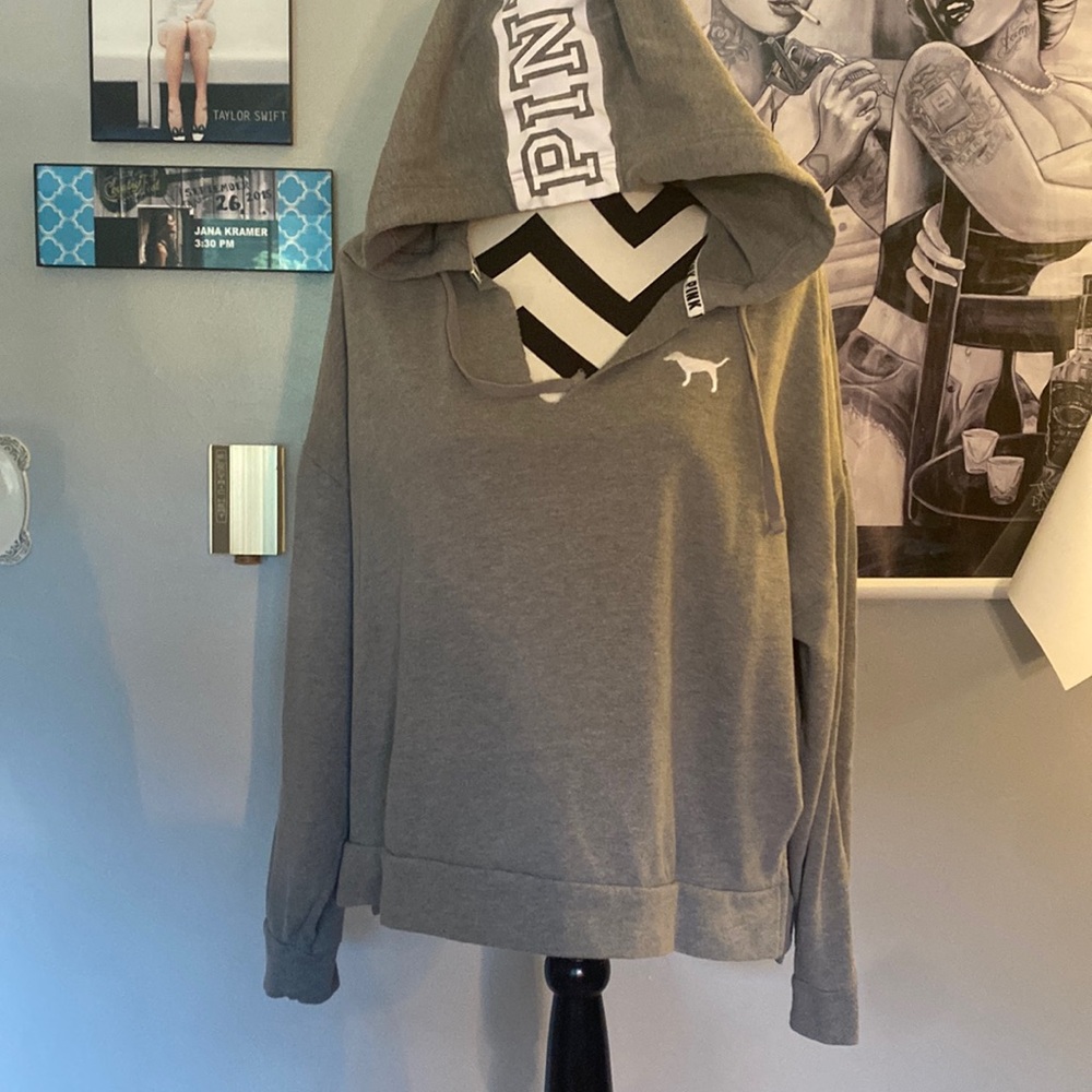 Oversized crop hoodie